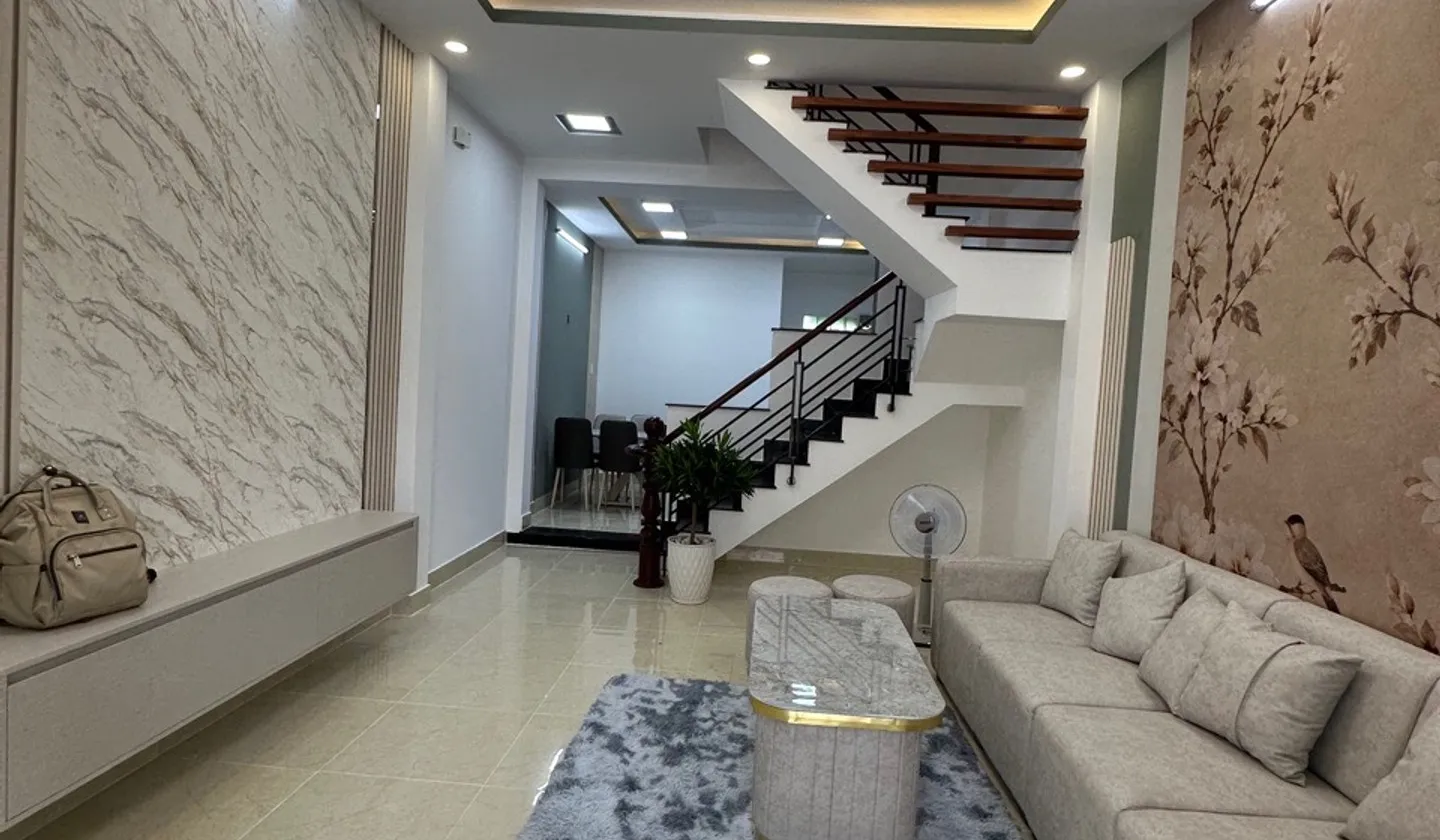 Nhà 3 tầng FULL NỘI THẤT đường THẠNH LỘC 19 phường Thạnh Lộc Q12 50m² (4,2x12m) Hẻm 7m 💰 4,85 Tỷ... Bán nhà riêng tại An Phú Đông, Hồ Chí Minh 01