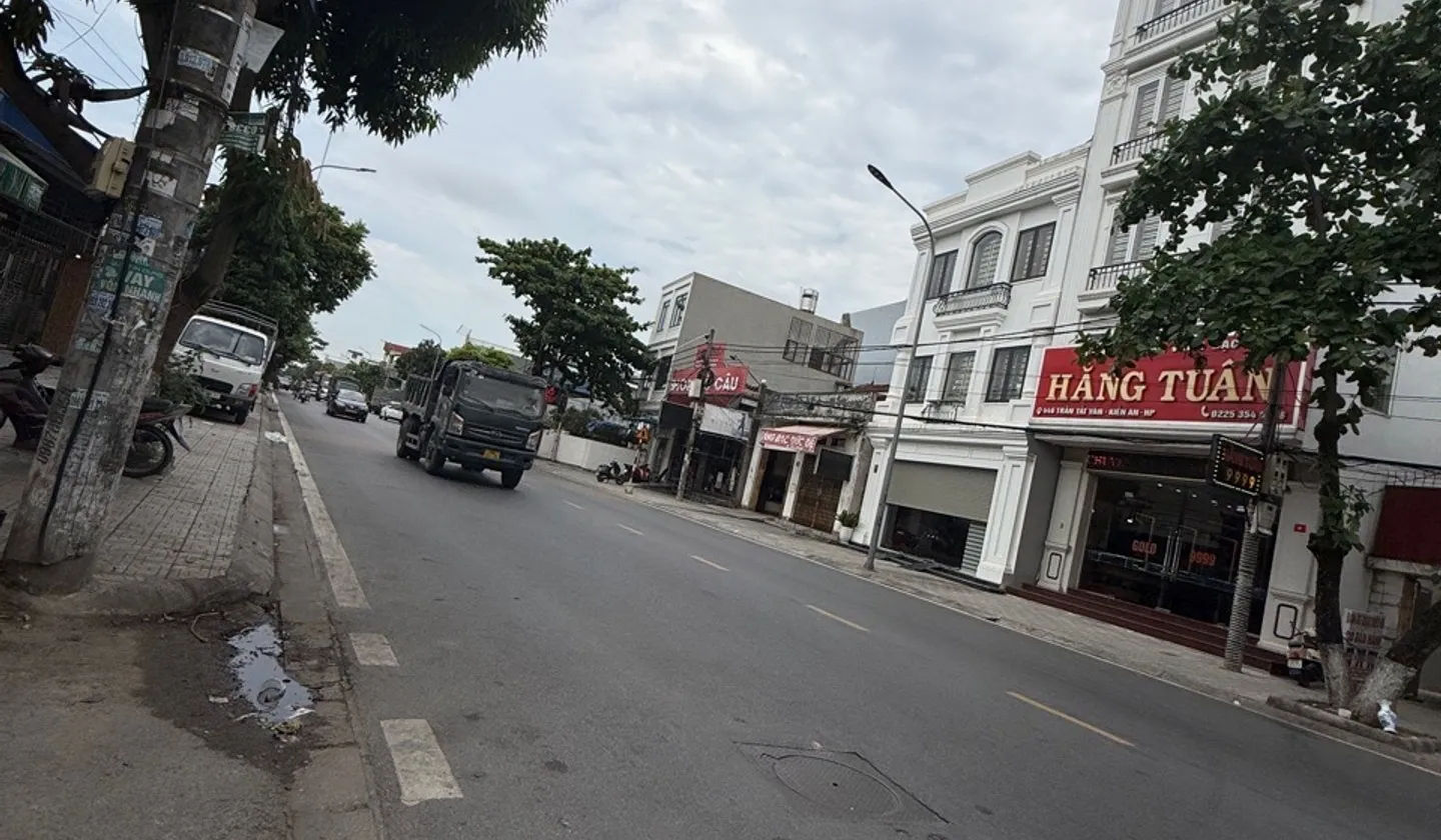 Nhà Mới 3 Tầng Mặt Tiền Rộng Gần Phố Trần Tất Văn - Ô Tô Đỗ Cửa Thoải Mái... Bán nhà riêng tại Phù Liễn, Hải Phòng 01