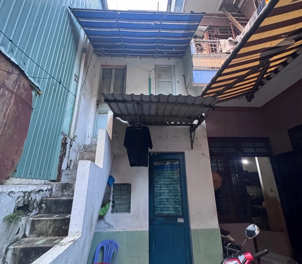 HƠN 5TỶ 100M2 ĐƯỜNG 3/2, HẢI CHÂU - SAU LƯNG 1 CÁI NHÀ, VÀI BƯỚC RA SÔNG HÀN - NGANG KHỦNG 9M.... Bán nhà riêng tại Hải Châu, Đà Nẵng 01