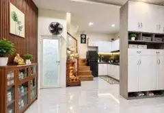 Bán nhà 2 tầng 28m² tại Tân Bình, gần Quận 10, giá 4.8 tỷ... Bán nhà riêng tại Tân Hòa, Hồ Chí Minh 01