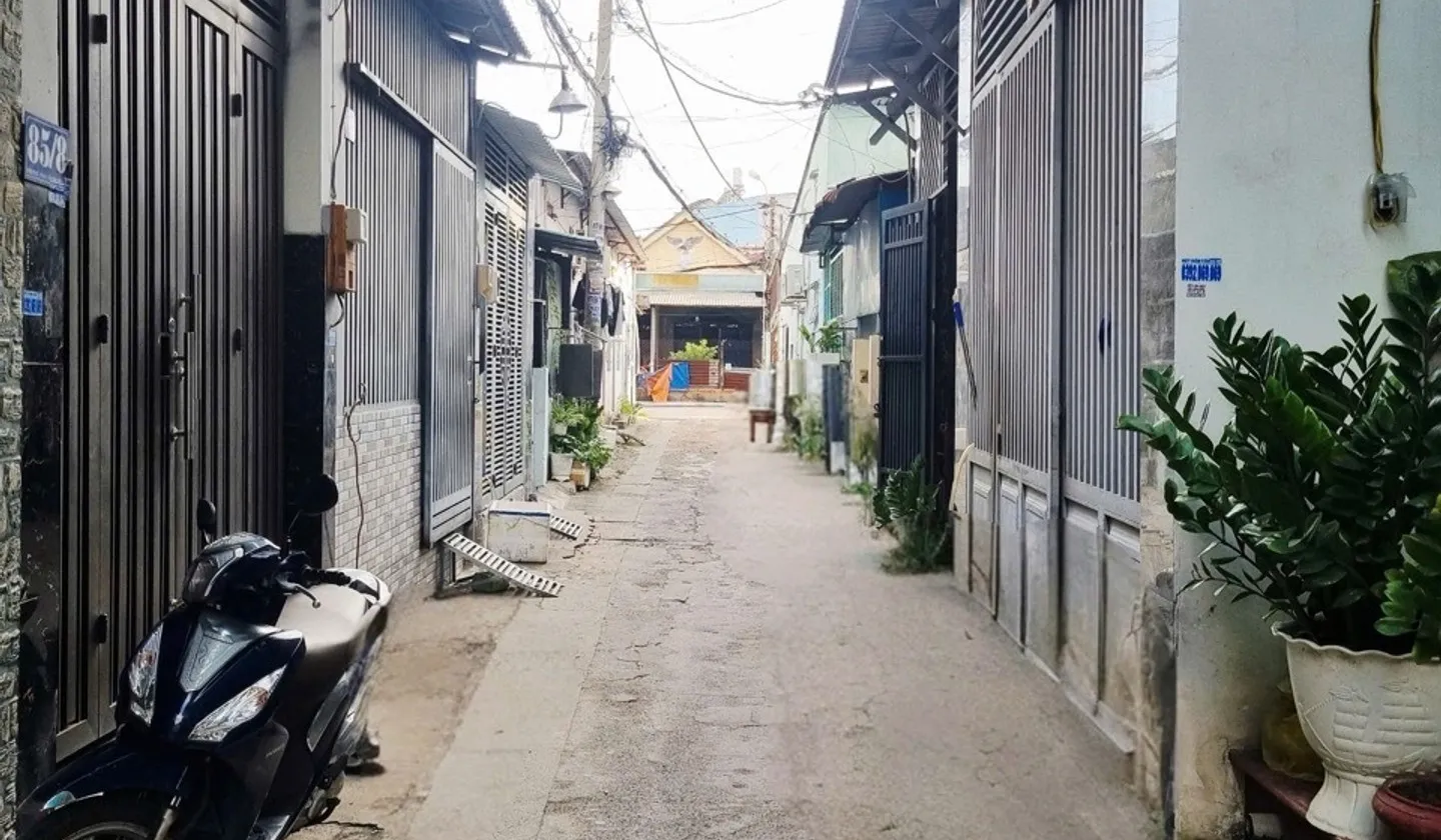 Cơ hội hiếm có sở hữu nhà riêng 2 tầng giá tốt tại Quận 12... Bán nhà riêng tại Trung Mỹ Tây, Hồ Chí Minh 01