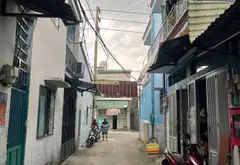 Bán nhà 2 tầng 35m2, 4PN, hẻm xe hơi gần chợ Cầu Quang Trung... Bán nhà riêng tại Đông Hưng Thuận, Hồ Chí Minh 01