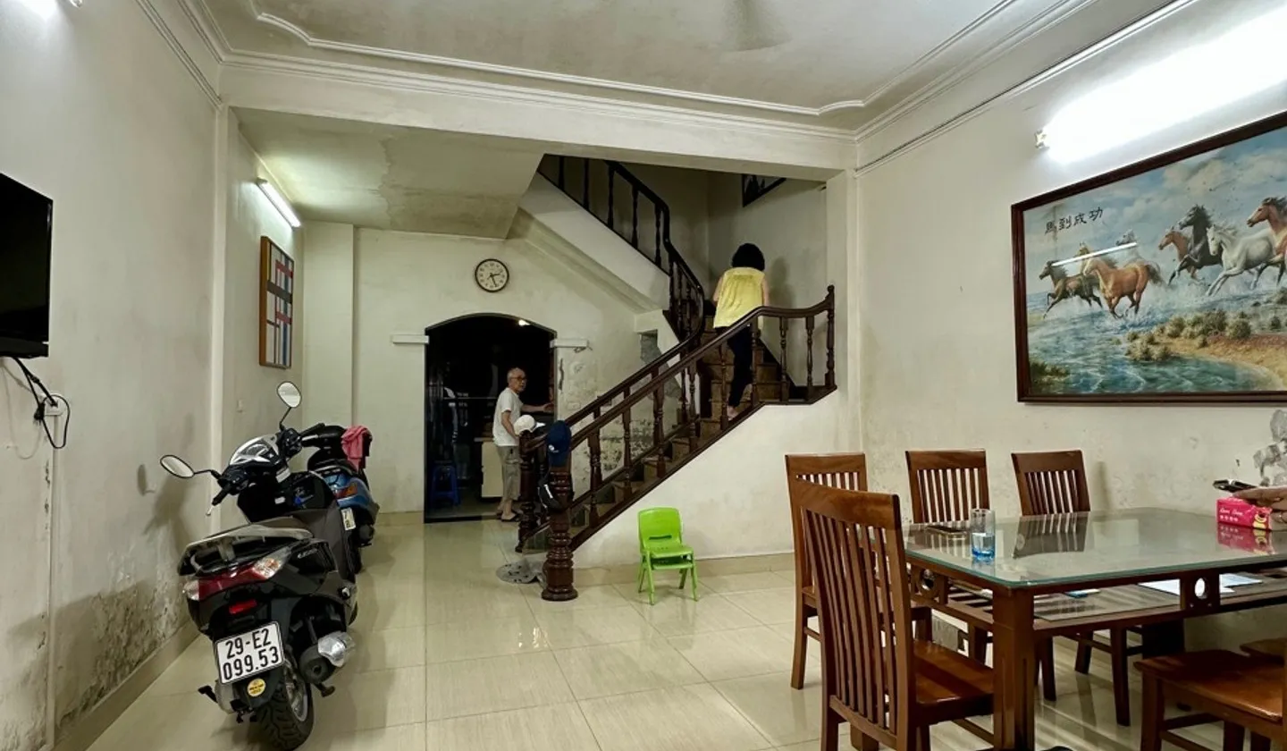 SỔ VUÔNG TỜ A4 64/68m-MẶT TIỀN 5.1m-5 TẦNG DÂN XÂY KIÊN CỐ-LƯƠNG ĐÌNH CỦA-THÔNG RA TRƯỜNG CHINH... Bán nhà riêng tại Kim Liên, Hà Nội 01