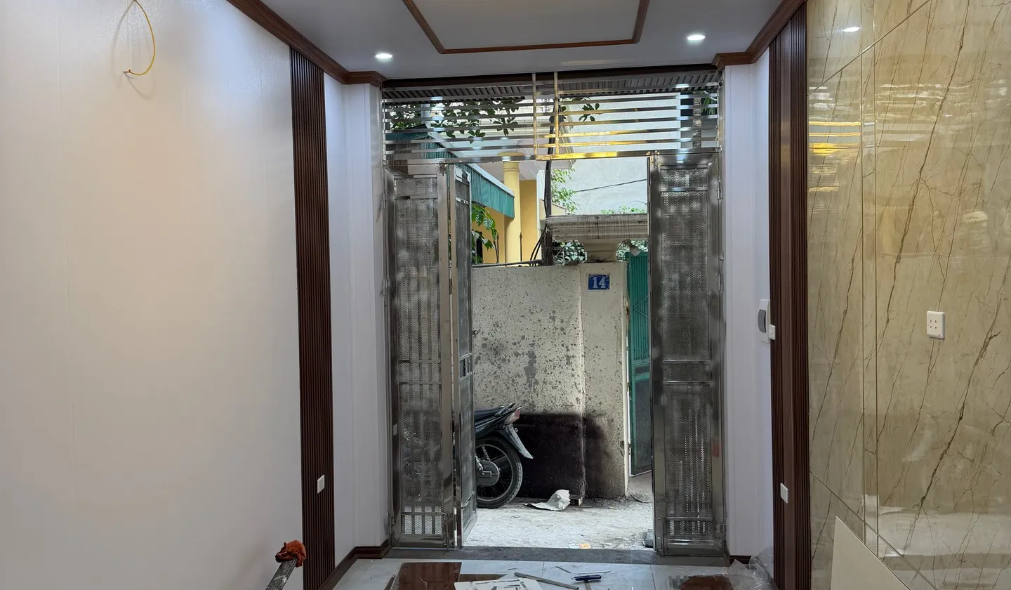 Nhà nhỏ xinh, ngõ thẳng tắp, đi bộ ra phố trong tích tắc... Bán nhà riêng tại Lĩnh Nam, Hà Nội 01