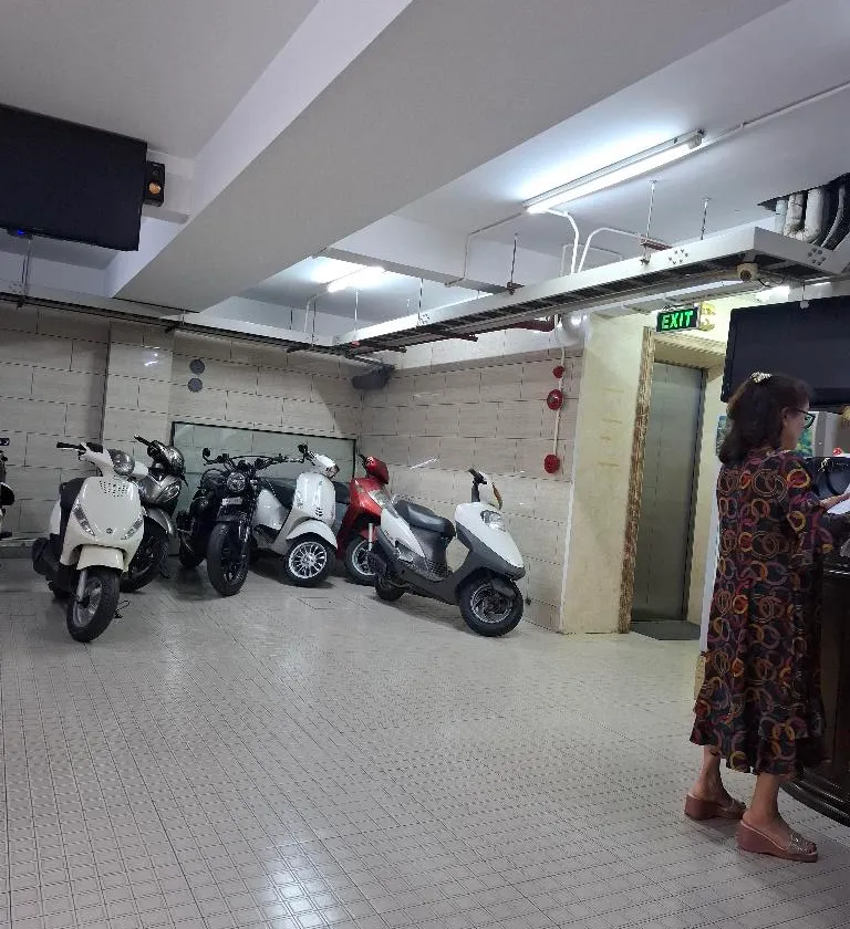 Bán nhà mặt phố Huế, mặt tiền rộng 9.6m, giá 216 tỷ... Bán nhà mặt phố tại Đống Đa, Hà Nội 01