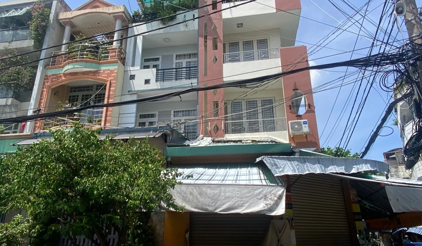 Bán nhà mặt phố 4 tầng 5 phòng ngủ tại phường Bình Phú, TP.HCM... Bán nhà mặt phố tại Bình Phú, Hồ Chí Minh 01