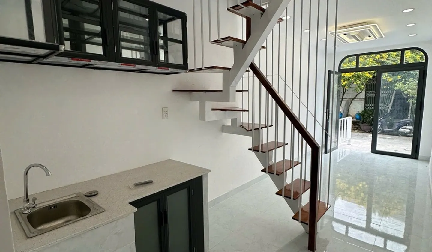SIÊU PHẨM HẺM XE TẢI TRÁNH NHAU PHAN VĂN TRỊ - 30M2 - 2 TẦNG - 2PN - CHỈ 1,37 TỶ... Bán nhà riêng tại Hạnh Thông, Hồ Chí Minh 01