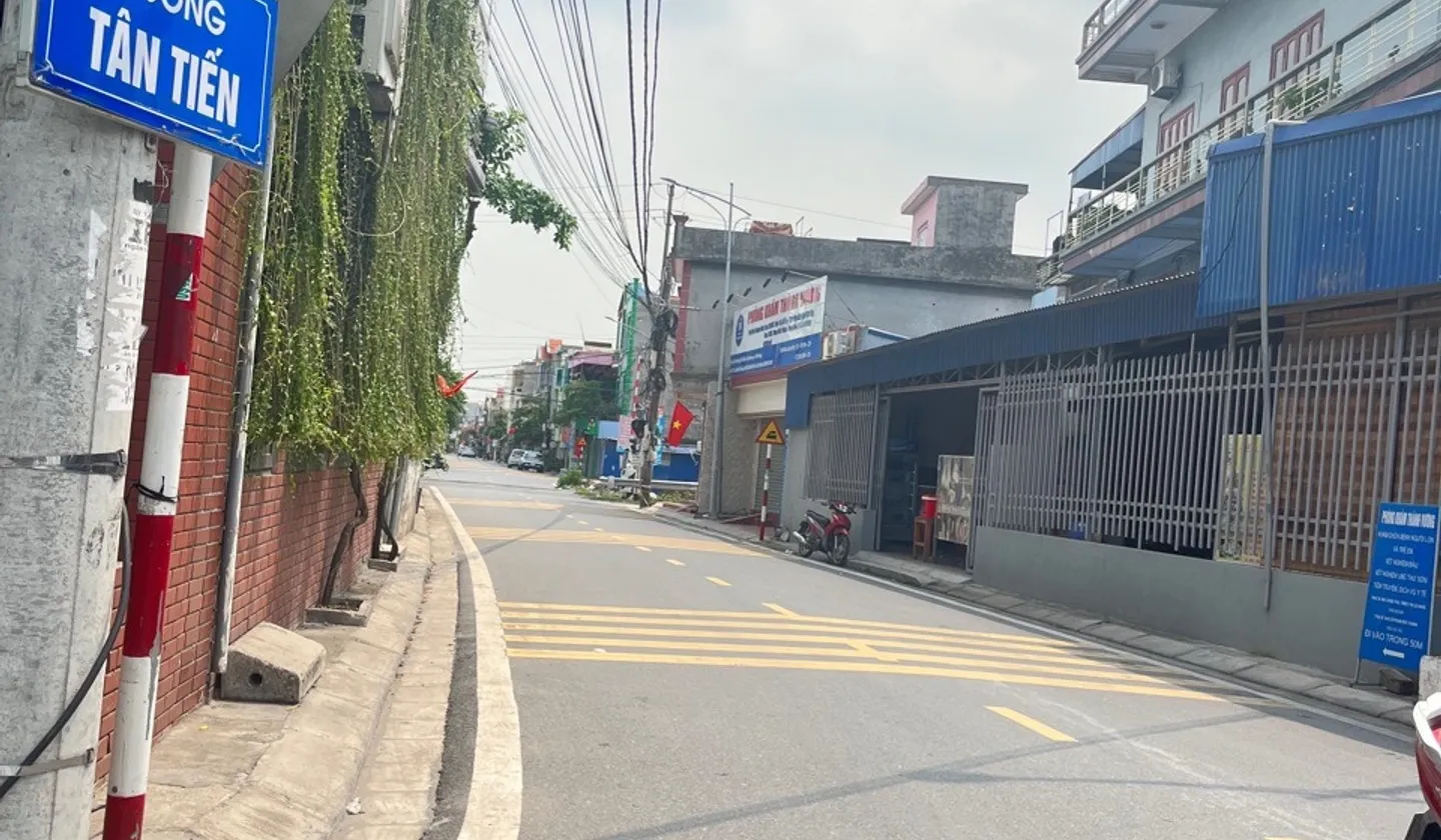 Nhà mới xây kiên cố, tặng full nội thất, gần KCN Nomura... Bán nhà riêng tại An Dương, Hải Phòng 01