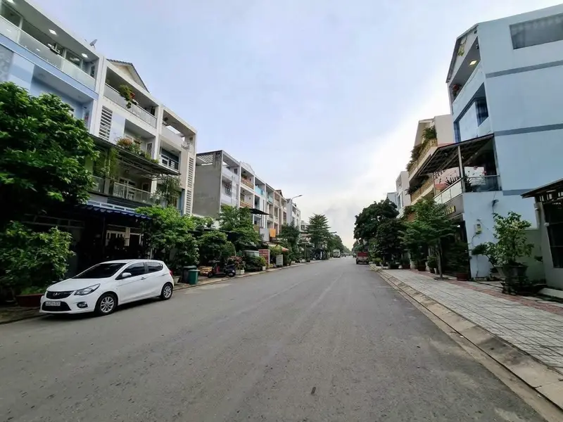 Bán CHDV mặt t.i.ề.n đường số KDC Bình Điền P.7 Q.8. Diện tích 160m2. Kết cấu 4 tầng, 11 phòng.... Bán nhà mặt phố tại Bình Đông, Hồ Chí Minh 01
