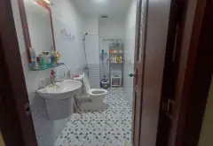 - 1 nửa nhà tầng trệt trống để xe hơi 7 chỗ, 1 phòng bếp, 1 phòng khách, 1 phòng thờ, 5 phòng ngủ,... Bán nhà mặt phố tại An Lạc, Hồ Chí Minh 17