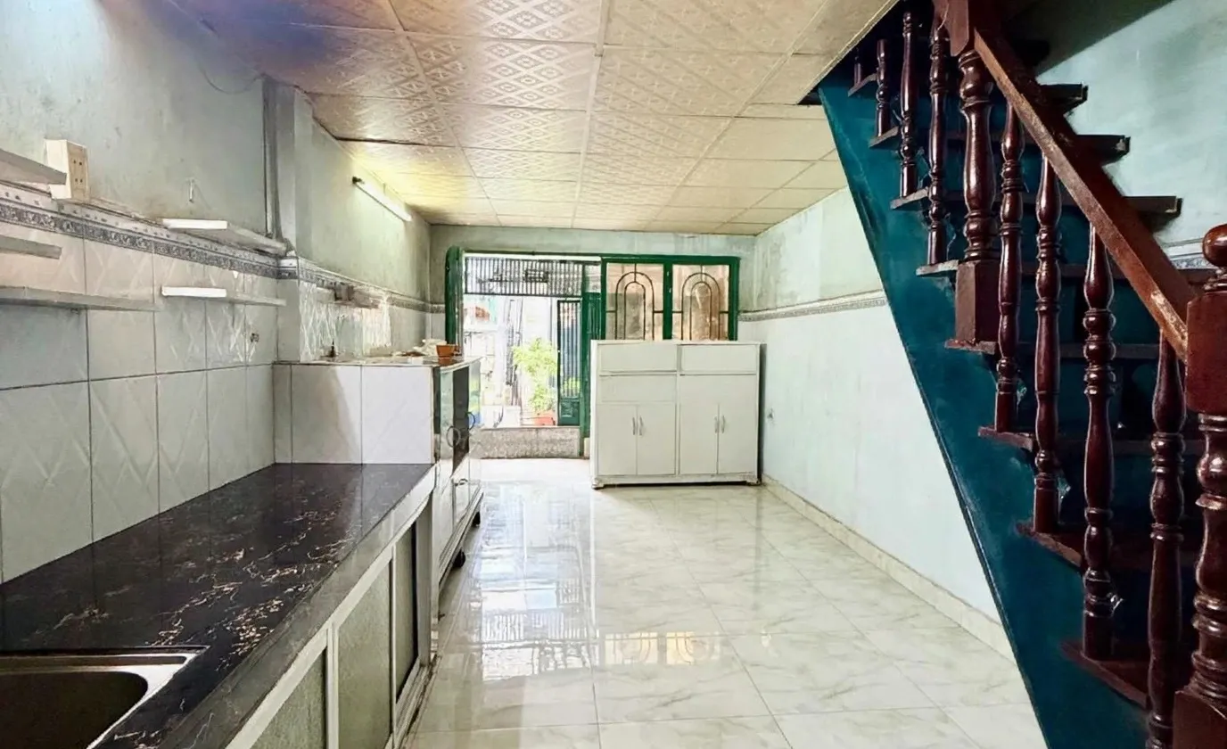 MUA ĐẤT TẶNG NHÀ - 3 TẦNG - 3.25 TỶ - HẺM 3.5M THÔNG - SHR... Bán nhà riêng tại Khánh Hội, Hồ Chí Minh 01