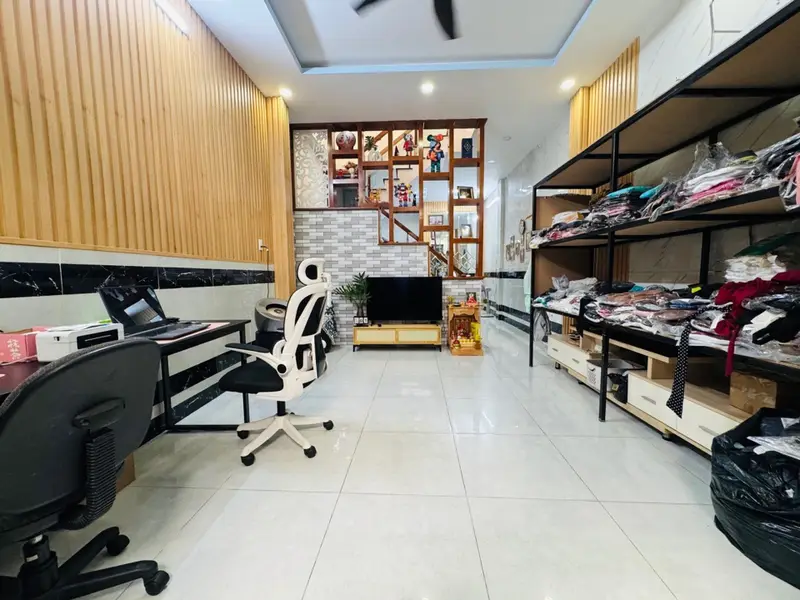 QUANG TRUNG ĐỐI DIỆN MERCEDES - HẺM XE HƠI - 2 TẦNG 2 PN - 4.1x14 - 55m2 - CHỈ 5 TỶ 5 TL... Bán nhà riêng tại Thông Tây Hội, Hồ Chí Minh 01