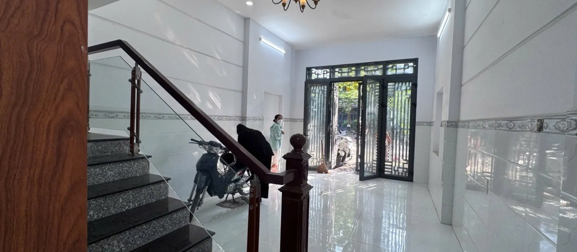 Nhà 2 Tầng Sát Sân Bay, Phạm Hùng Quận 8, Hẻm Rộng Xe Hơi Vào Tận Nhà... Bán nhà riêng tại Bình Hưng, Hồ Chí Minh 01