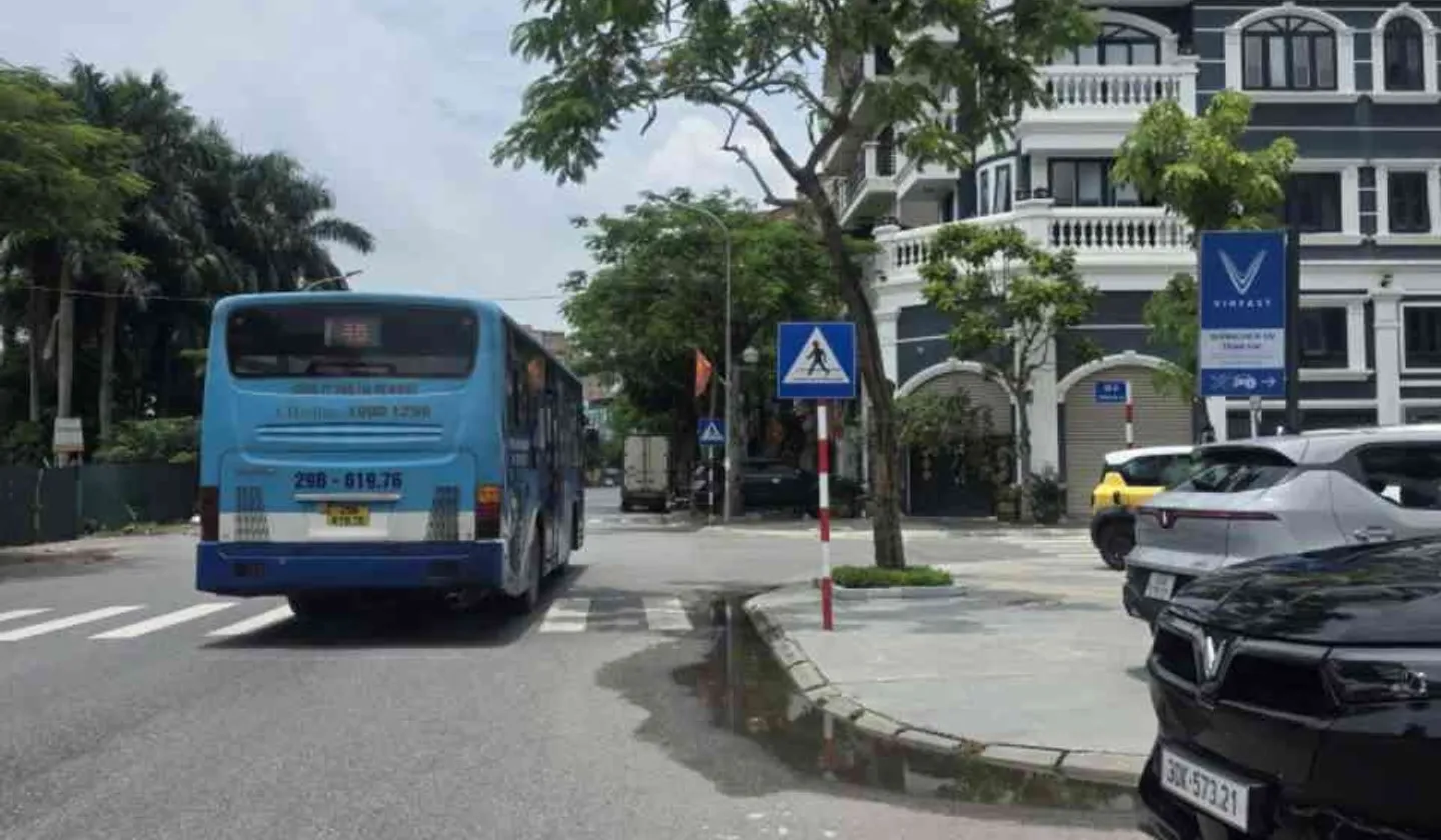 Bán nhà 49m2 ô tô đỗ cửa phúc lợi hà nội... Bán nhà riêng tại Phúc Lợi, Hà Nội 01