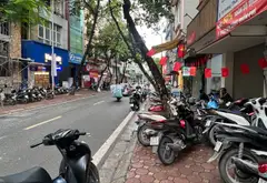 Bán nhà mặt phố Vương Thừa Vũ, 4 tầng, mặt tiền 4.4m, giá 23 tỷ, vỉa hè, kinh doanh sầm uất.... Bán nhà mặt phố tại Khương Đình, Hà Nội 05