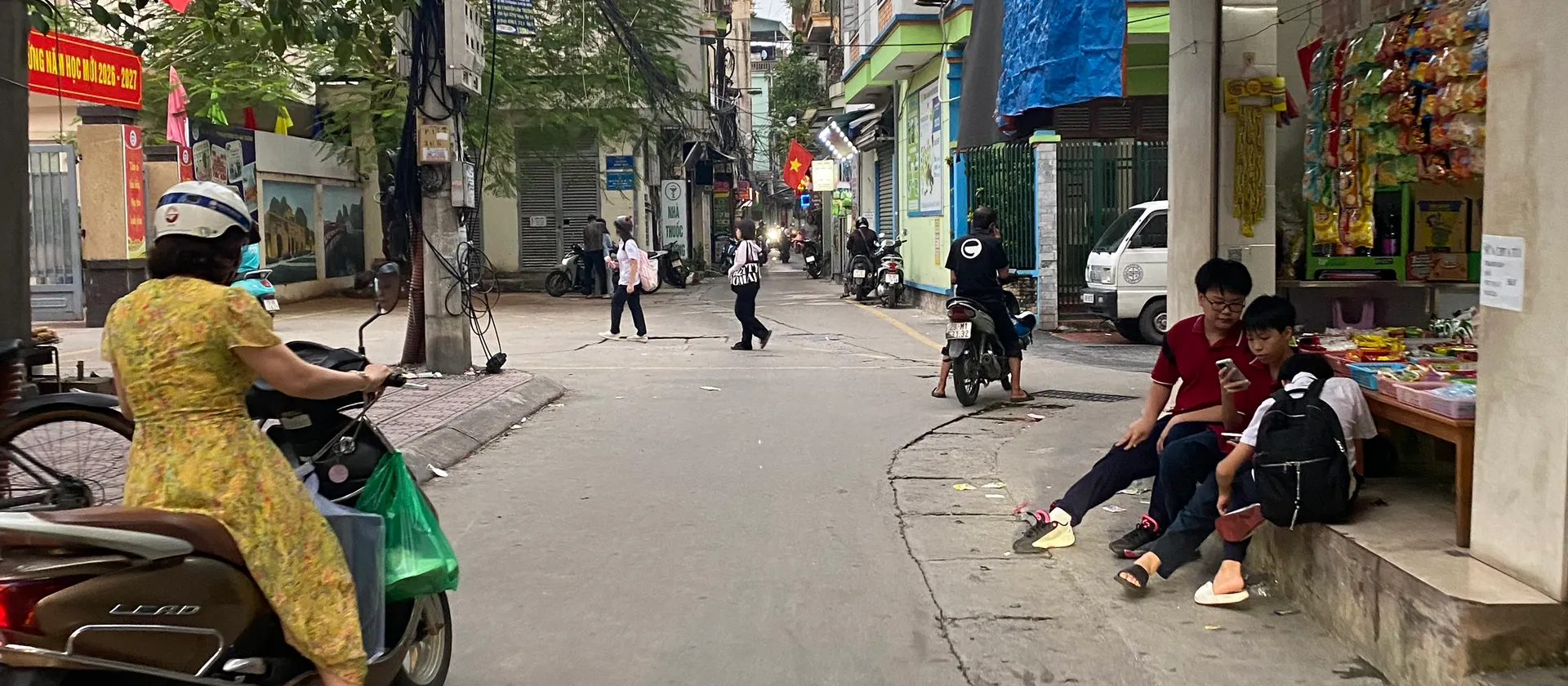 Cô chú gửi nhờ bán hộ, nhà ngõ nông, xe ba gác qua lại được tại Phố Đại La
- 21m2 x 4 tầng... Bán nhà riêng tại Bạch Mai, Hà Nội 01