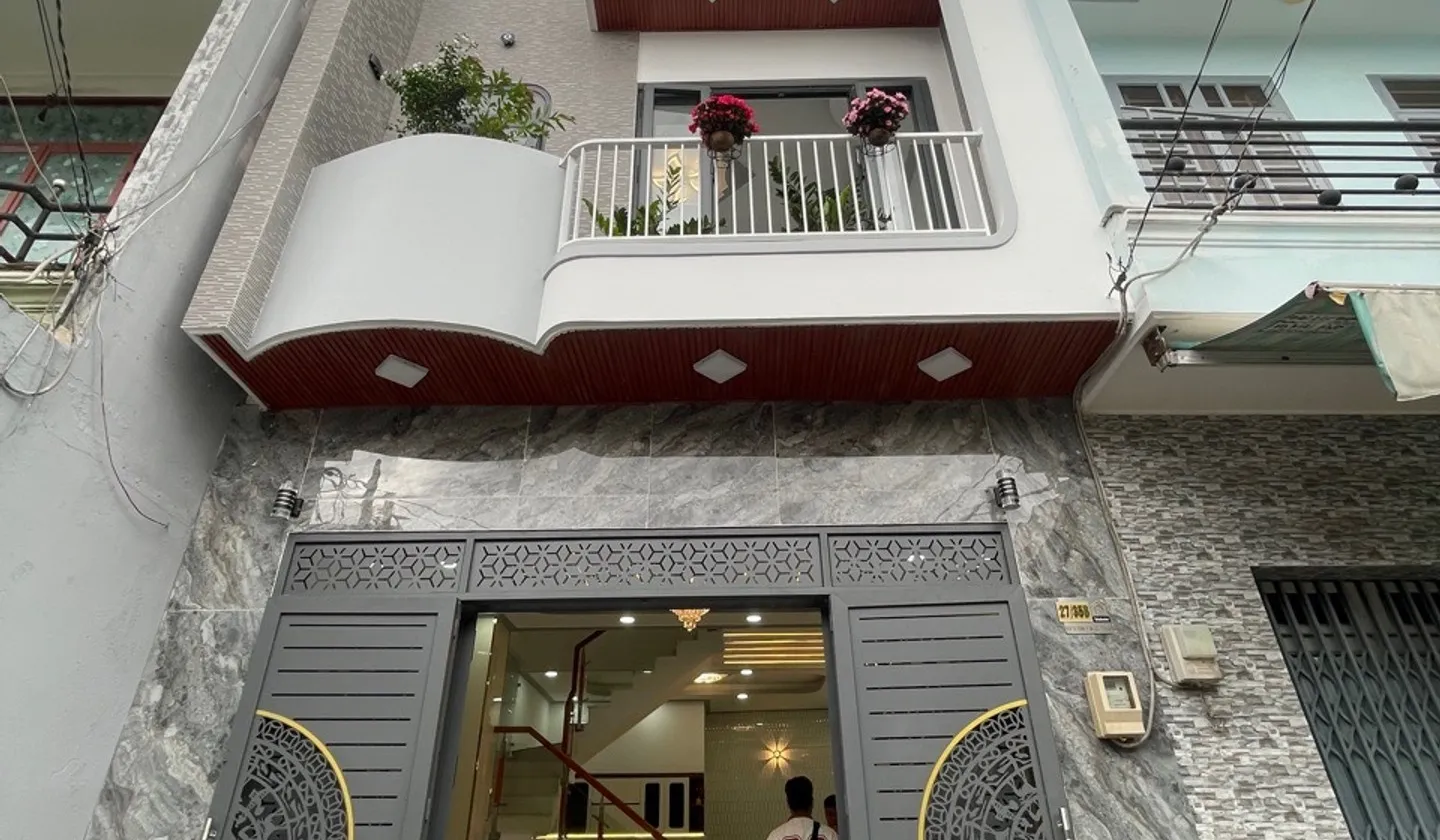 giáp Quận 6.
Các đường chính Kinh Dương Vương, An Dương Vương, Võ Văn Kiệt, thuận tiện về các quận... Bán nhà riêng tại An Lạc, Hồ Chí Minh 01