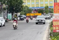 🔥 VỊ TRÍ ĐẸP – CHÂN CẦU VƯỢT ĐỒNG SÉP
👉 Tổng 2 DT 200m², mỗi căn 100m², mặt tiền gần 10m. Chia 2... Bán nhà mặt phố tại Từ Sơn, Bắc Ninh 01