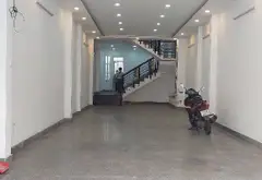MẶT TIỀN PHAN VĂN HỚN NGANG GẦN 5M, 4 TẦNG KIÊN CỐ, THIẾT KẾ CẦU THANG CUỐI... Bán nhà mặt phố tại Đông Hưng Thuận, Hồ Chí Minh 02