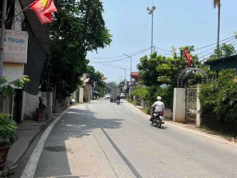 TÔI BÁN LÔ ĐẤT TẠI THÔN QUÁN TRẠCH AB LIÊN NGHĨA VĂN GIANG ÔTÔ ĐỖ CỔNG CÁCH TRỤC CHÍNH ÔTÔ TRÁNH 30... Bán đất tại Văn Giang, Hưng Yên 01