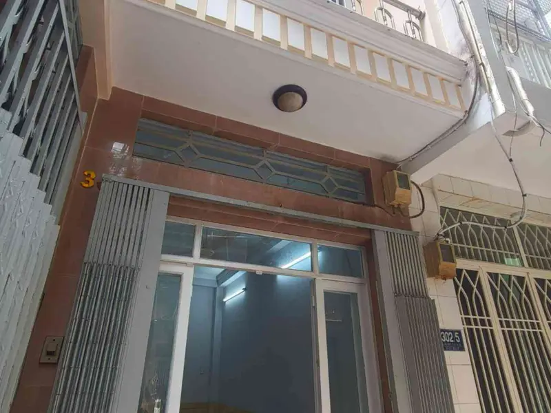 Nhà Trung Tâm Quận 10, Gần Bệnh Viện, 4 Phòng Ngủ Tiện Nghi... Bán nhà riêng tại Vườn Lài, Hồ Chí Minh 01