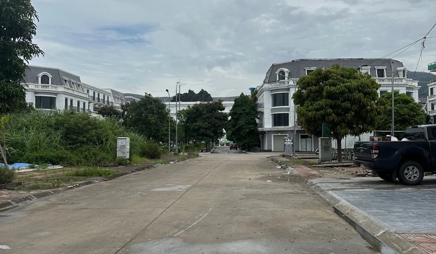 Bán nhà mặt phố tại xã Dã Tượng, vị trí gần Vincom Cẩm Phả, diện tích 80m2... Bán nhà mặt phố tại Cẩm Phả, Quảng Ninh 01