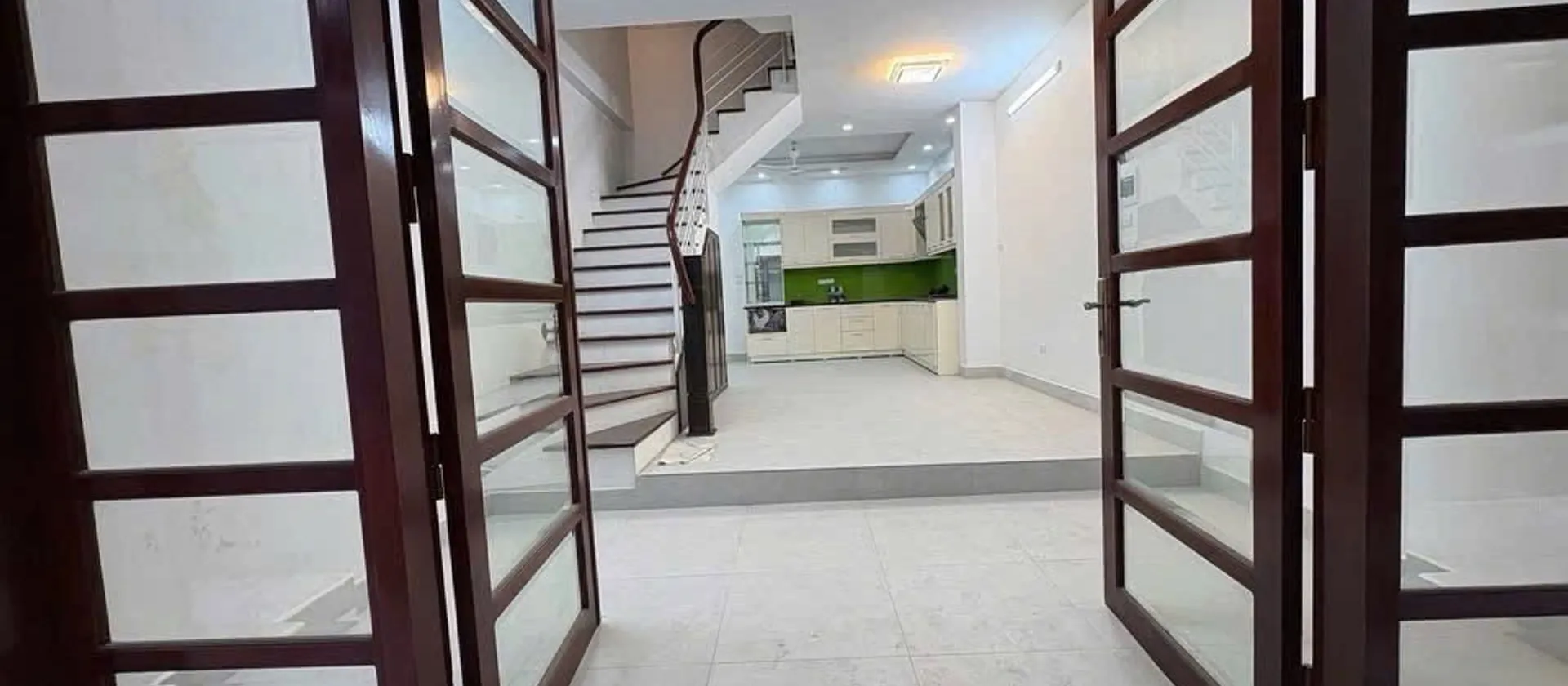 Nhà 5 tầng tại Âu Cơ, Tây Hồ, 40m2, ở luôn,... Bán nhà riêng tại Tây Hồ, Hà Nội 01
