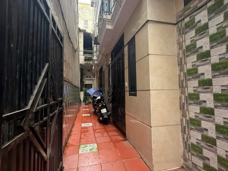 Bán nhà riêng 5 tầng diện tích 30.2m² tại Phường Hai Bà Trưng, Hà Nội... Bán nhà riêng tại Hai Bà Trưng, Hà Nội 01