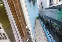 Nhà lô góc 2 tầng thoáng mát, hẻm thông các ngã, giá tốt... Bán nhà riêng tại Nhiêu Lộc, Hồ Chí Minh 10