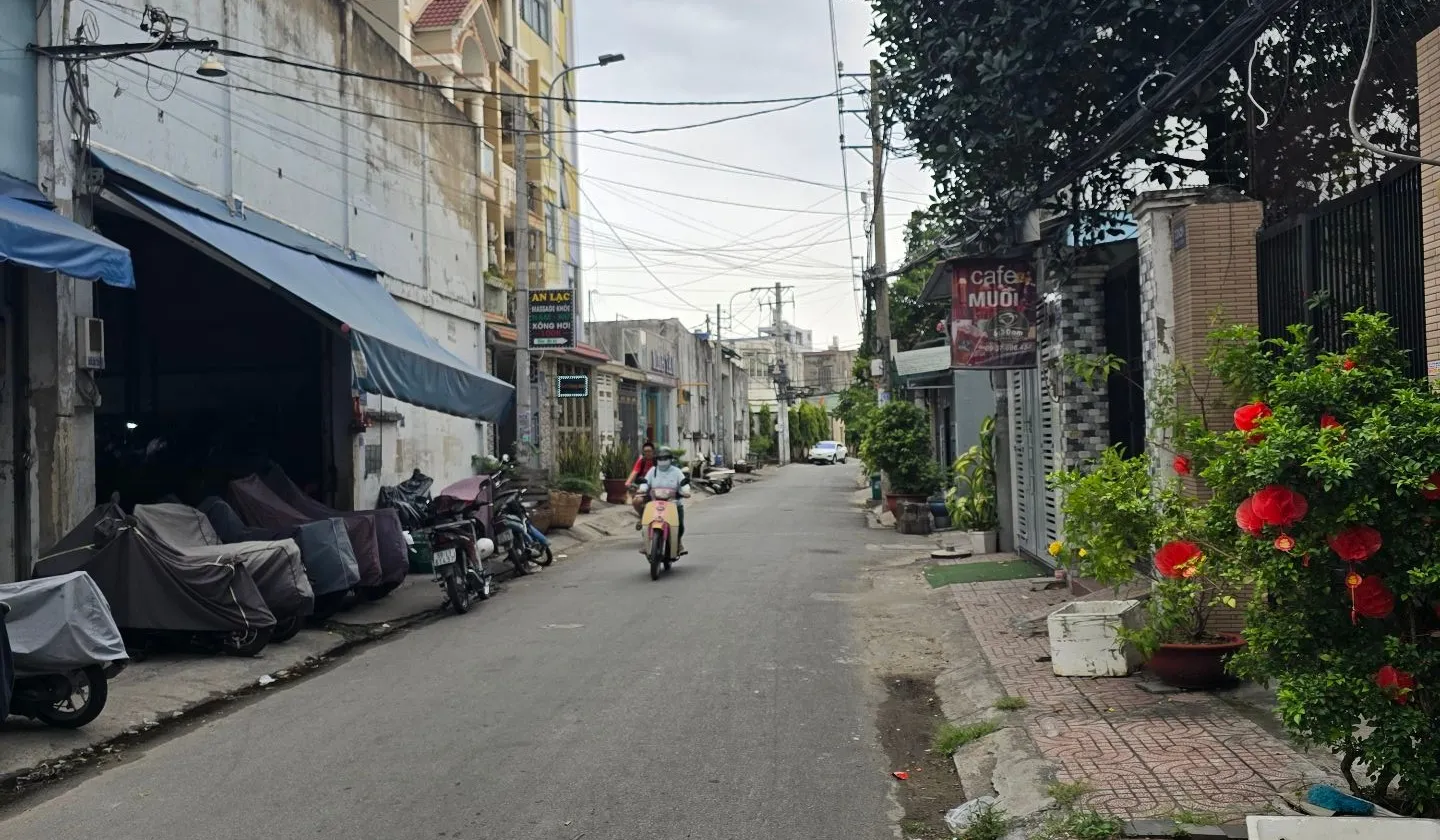 Bán nhà riêng 72m2 tại Bình Trị Đông , Bình Tân, hẻm xe tải 6m, mặt tiền 4.5m... Bán nhà riêng tại Bình Trị Đông, Hồ Chí Minh 01