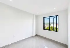 HÀNG HIẾM CAO THẮNG - LÔ GÓC 3 MẶT THOÁNG - Ô TÔ VÀO TẬN NHÀ 2 TỶ HƠN... Bán nhà riêng tại Hà Lầm, Quảng Ninh 03