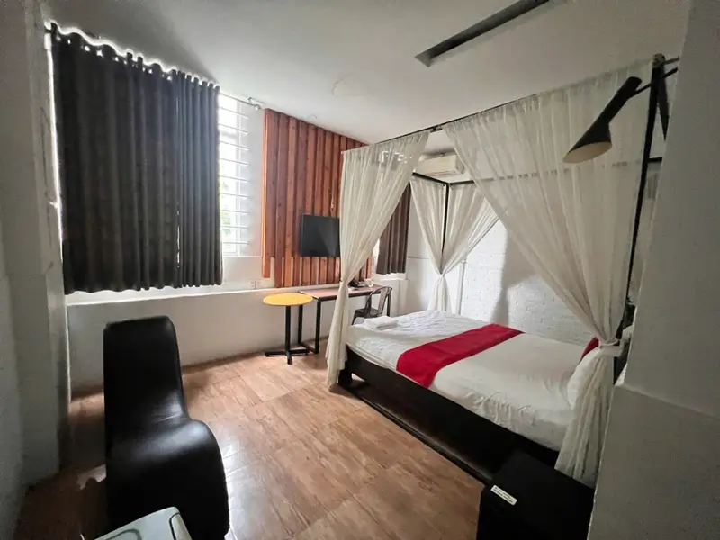 Khách sạn 7 tầng mặt phố sầm uất tại Bình Chánh giá chỉ 26 tỷ... Bán nhà mặt phố tại Bình Hưng, Hồ Chí Minh 01