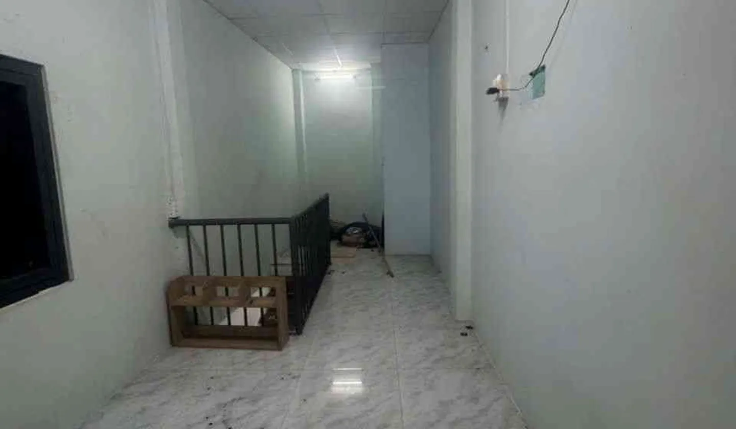 Nhà 2PN nhỏ xinh gần chợ hoa Hồ Thị Kỷ tại quận 10... Bán nhà riêng tại Vườn Lài, Hồ Chí Minh 01
