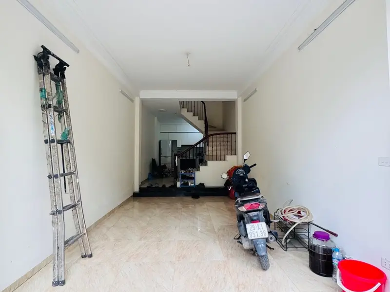 Bán nhà riêng 5 tầng diện tích 40m² tại Thạch Bàn, giá 15 tỷ đồng... Bán nhà riêng tại Long Biên, Hà Nội 01