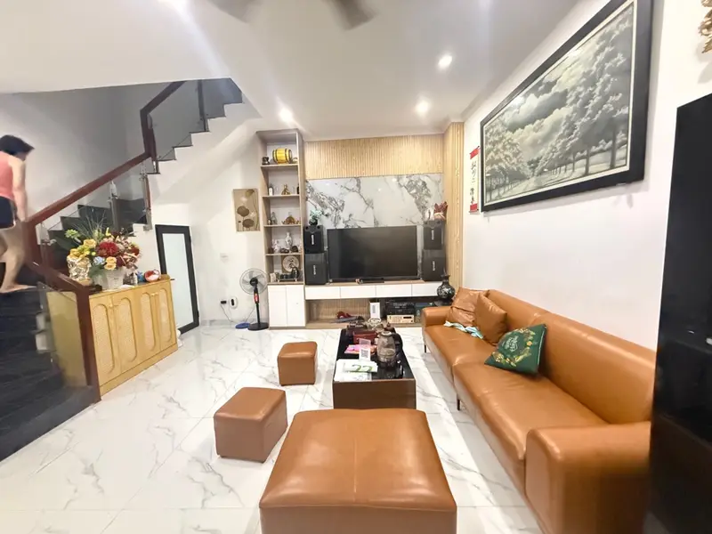 Nhà đẹp xây mới .đê la thành .xã đàn trung phụng 
Gần hồ đắc di ĐH bách-kinh xây-ĐH ngân hàng 
ĐH Y... Bán nhà riêng tại Văn Miếu - Quốc Tử Giám, Hà Nội 01
