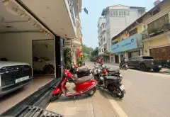 Nhà phố đẳng cấp gần Hồ Trúc Bạch với kiến trúc hiện đại và tiện nghi vượt trội... Bán nhà mặt phố tại Ba Đình, Hà Nội 02