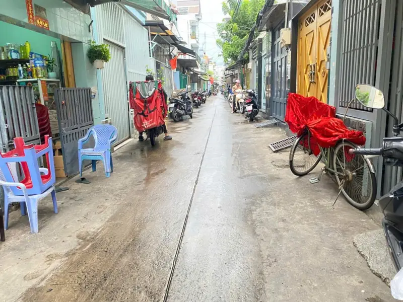 Gần ĐH Nguyễn Tất Thành - 2 Tầng - Nhỉnh 2 tỷ - Shr - Vài bước ra hẻm ô tô... Bán nhà riêng tại Xóm Chiếu, Hồ Chí Minh 01
