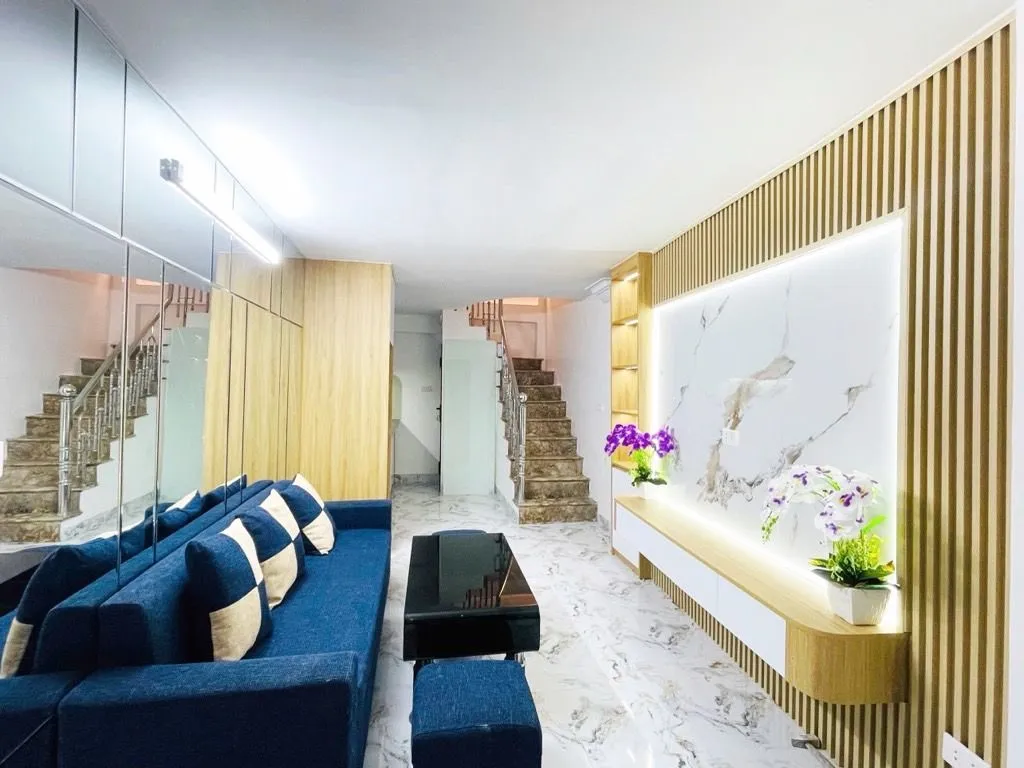 Bán nhà 5 tầng 3 phòng ngủ tại quận gần trung tâm thương mại... Bán nhà riêng tại Bạch Mai, Hà Nội 01