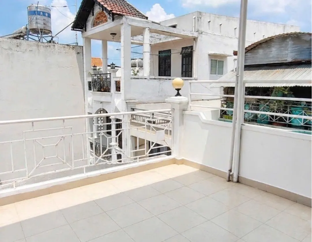 Nhà 3 tầng 30m² 4 phòng ngủ 2 mặt hẻm ô tô gần mặt tiền Phan Đăng Lưu... Bán nhà riêng tại Đức Nhuận, Hồ Chí Minh 01