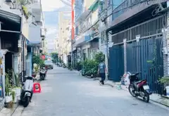 Nhà cấp 4 2 mặt hẻm xe hơi, quỹ đất 82m² tại quận Bình Tân sát eaon Tân Phú... Bán nhà riêng tại Bình Hưng Hòa, Hồ Chí Minh 01