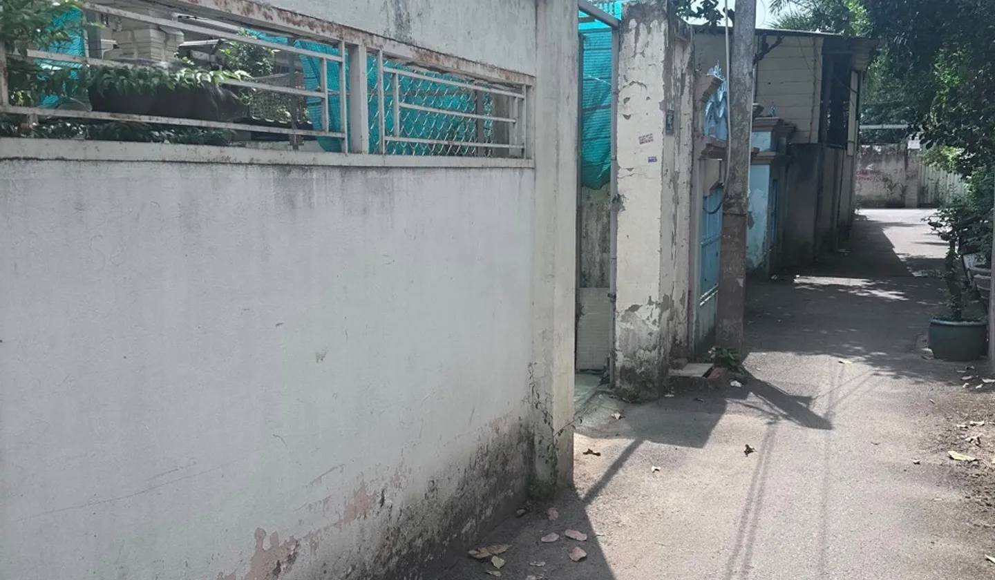 Bán nhà riêng 92,5m2 hướng Bắc tại Phú Hữu giá 5,8 tỷ... Bán nhà riêng tại Long Trường, Hồ Chí Minh 01