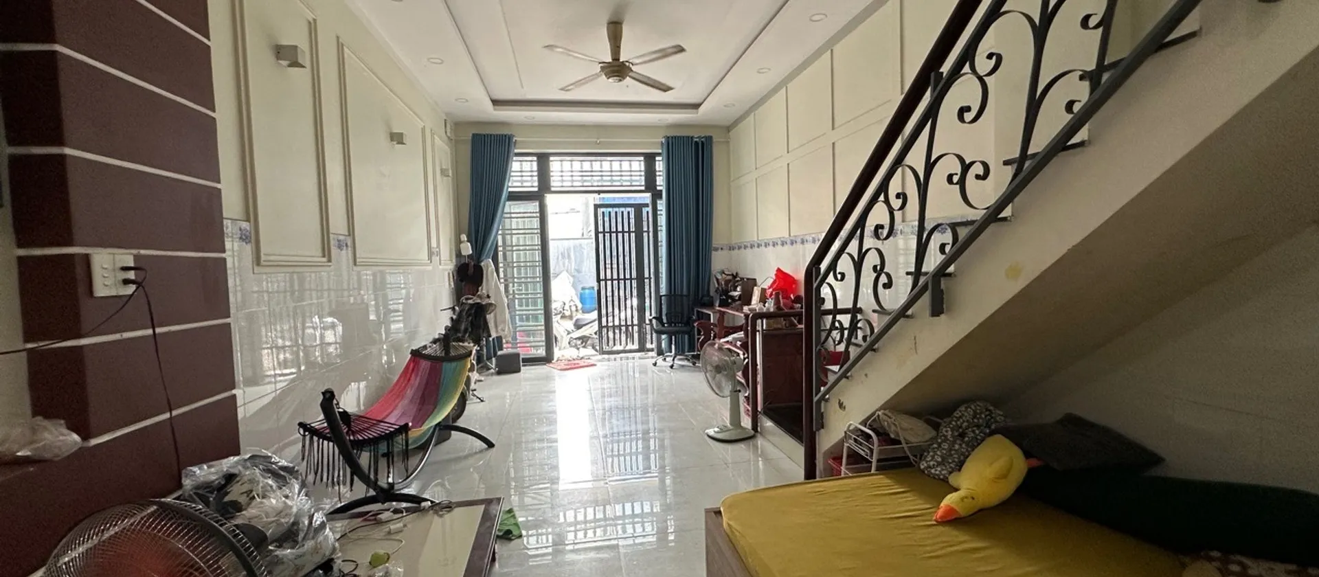 Nhà 3 tầng, HXH 6m, sát mặt tiền Lã Xuân Oai, Long Trường. 56m2, Ngang 4m, 3Pn, 3Wc. Chỉ 6 tỷ TL.... Bán nhà riêng tại Long Trường, Hồ Chí Minh 01