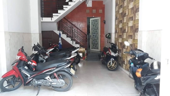 Bán nhà Lê thúc hoạch - Phú thọ hòa - Tân phú
* Dt : 4m x 16m 64m2
* 5 tầng
* Giá : 8.2 Tỷ tại Hồ Chí Minh 01