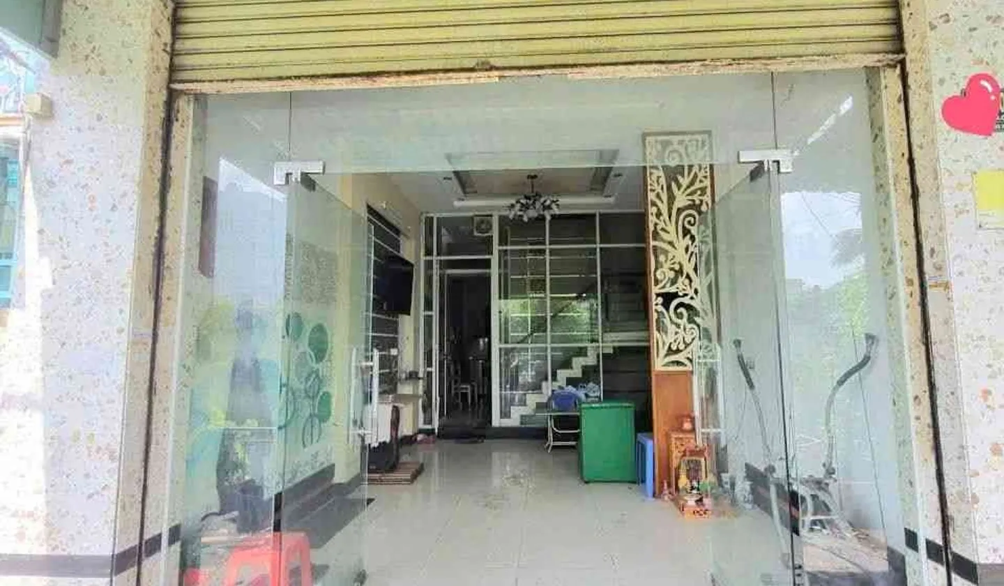 Nhà 4PN hiện đại, tiện nghi ngay Quốc Lộ 50... Bán nhà riêng tại Bình Hưng, Hồ Chí Minh 01
