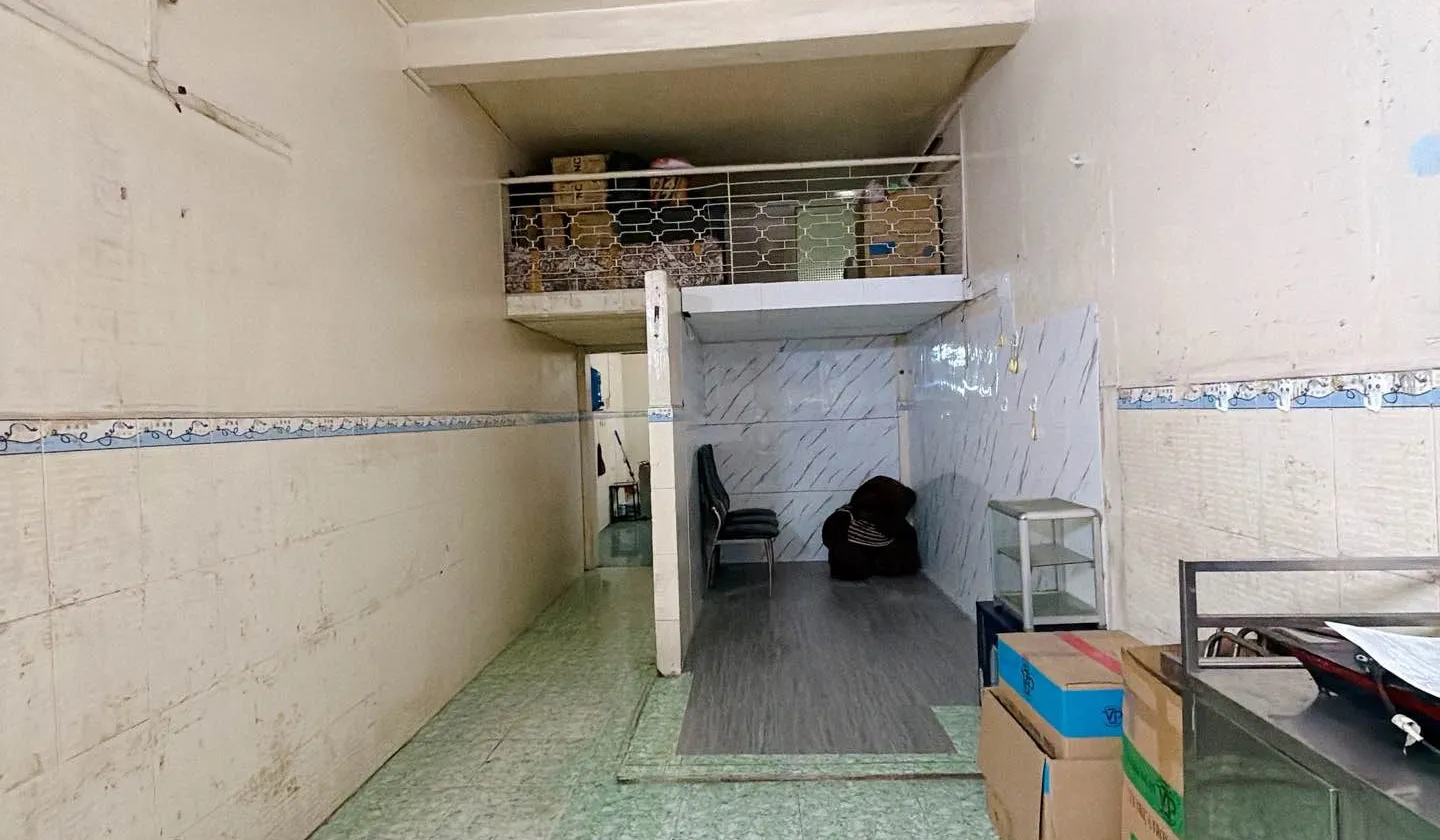Nhà mặt phố 2 tầng rộng 55.6 m² tại Quận 4 giá 8.5 tỷ đồng... Bán nhà mặt phố tại Khánh Hội, Hồ Chí Minh 01