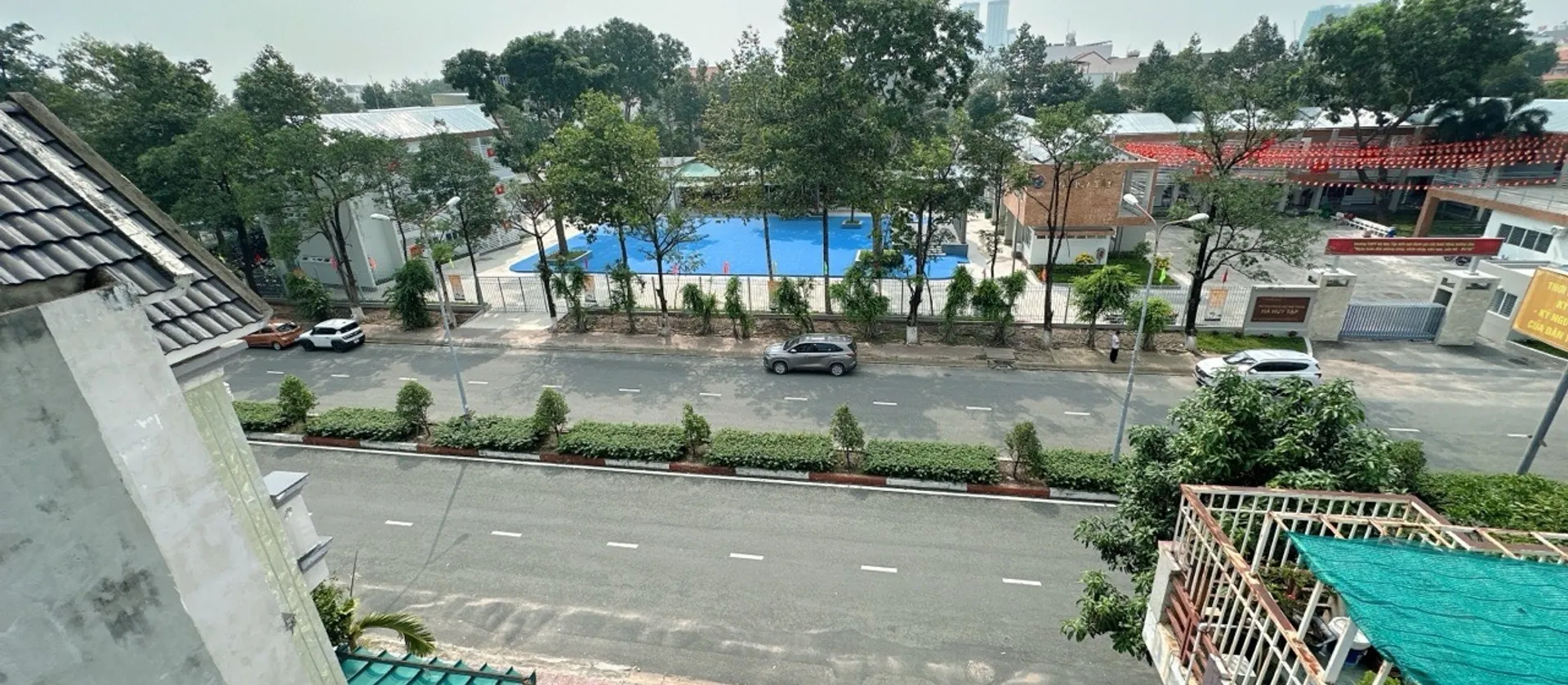 Nhà mặt phố 4 tầng rộng rãi tại quận trung tâm... Bán nhà mặt phố tại Dĩ An, Hồ Chí Minh 01
