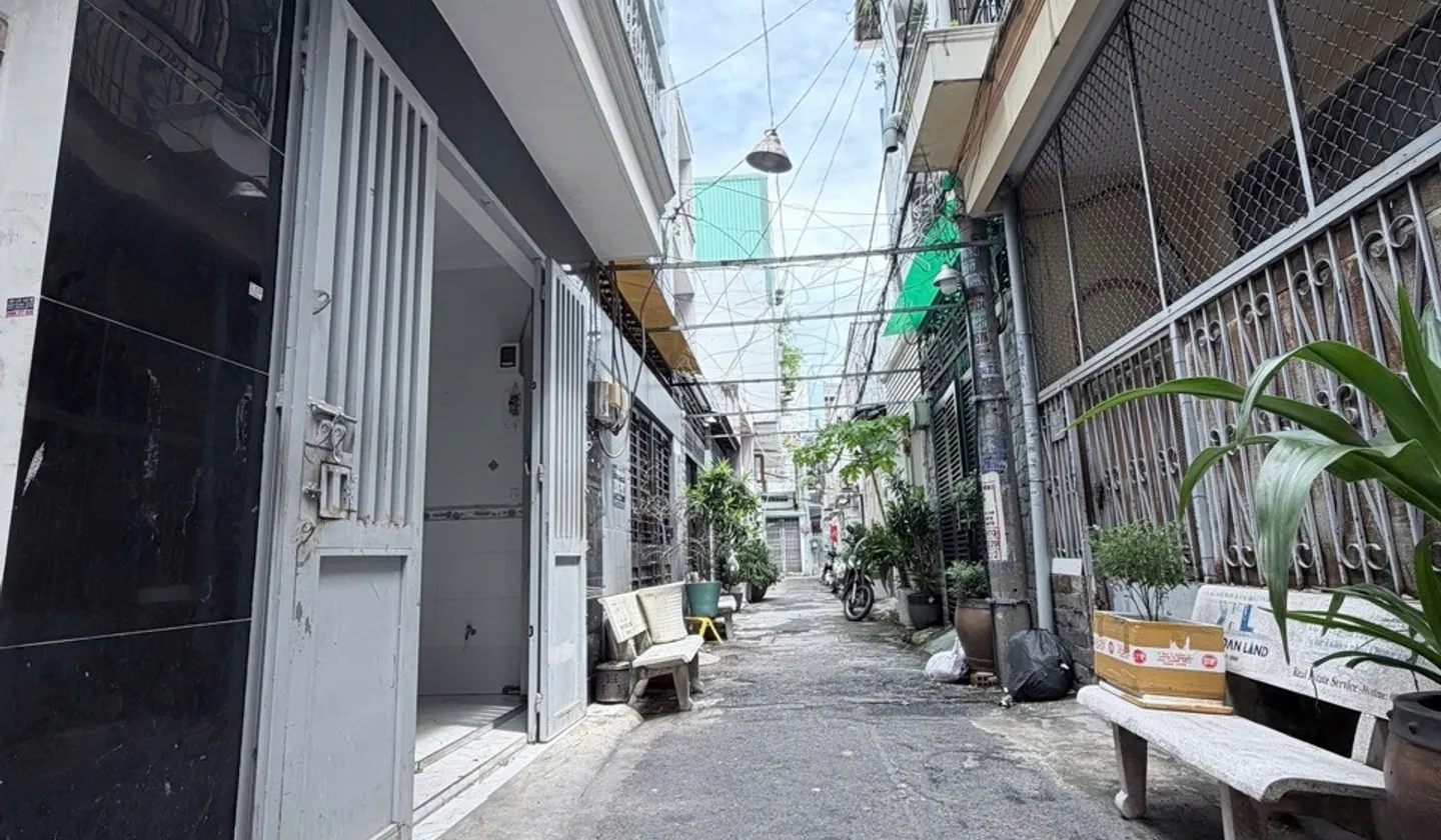 Bán nhà 2 tầng 49m2 Tân Kỳ Tân Quý, giá 4.8 tỷ thương lượng... Bán nhà riêng tại Tân Sơn Nhì, Hồ Chí Minh 01