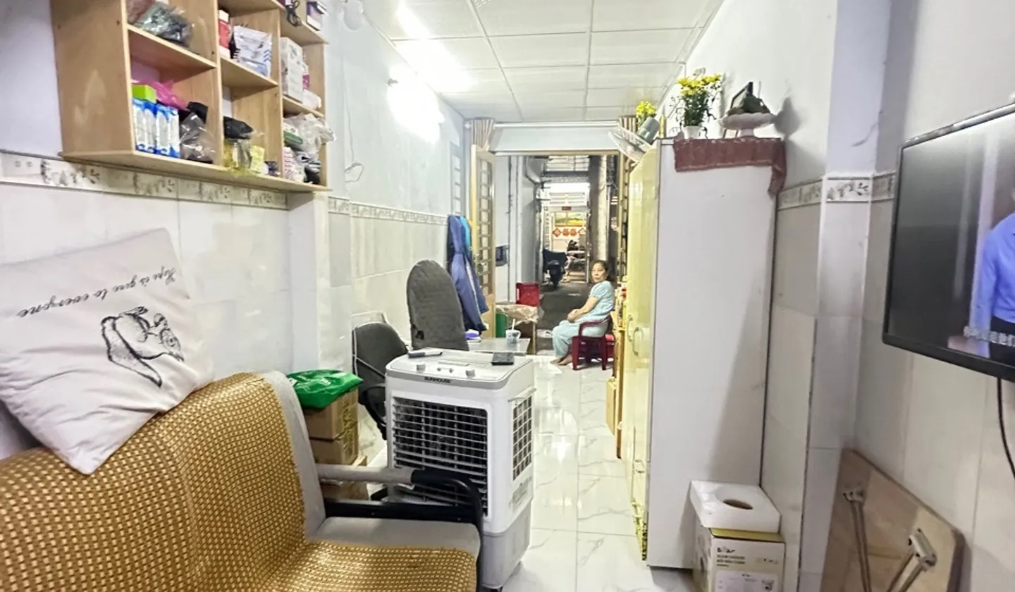 BÁN NHÀ GẦN CHỢ BÀ CHIỂU - DT GẦN 30m2 2PHÒNG NGỦ CHỈ NHỈNH 3ty... Bán nhà riêng tại Bình Thạnh, Hồ Chí Minh 01