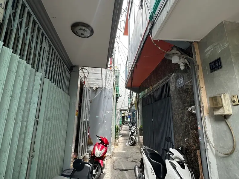 Nhà 2 tầng 2PN ngay trung tâm Quận 8, giá nhỉnh 3 tỷ... Bán nhà riêng tại Chánh Hưng, Hồ Chí Minh 01