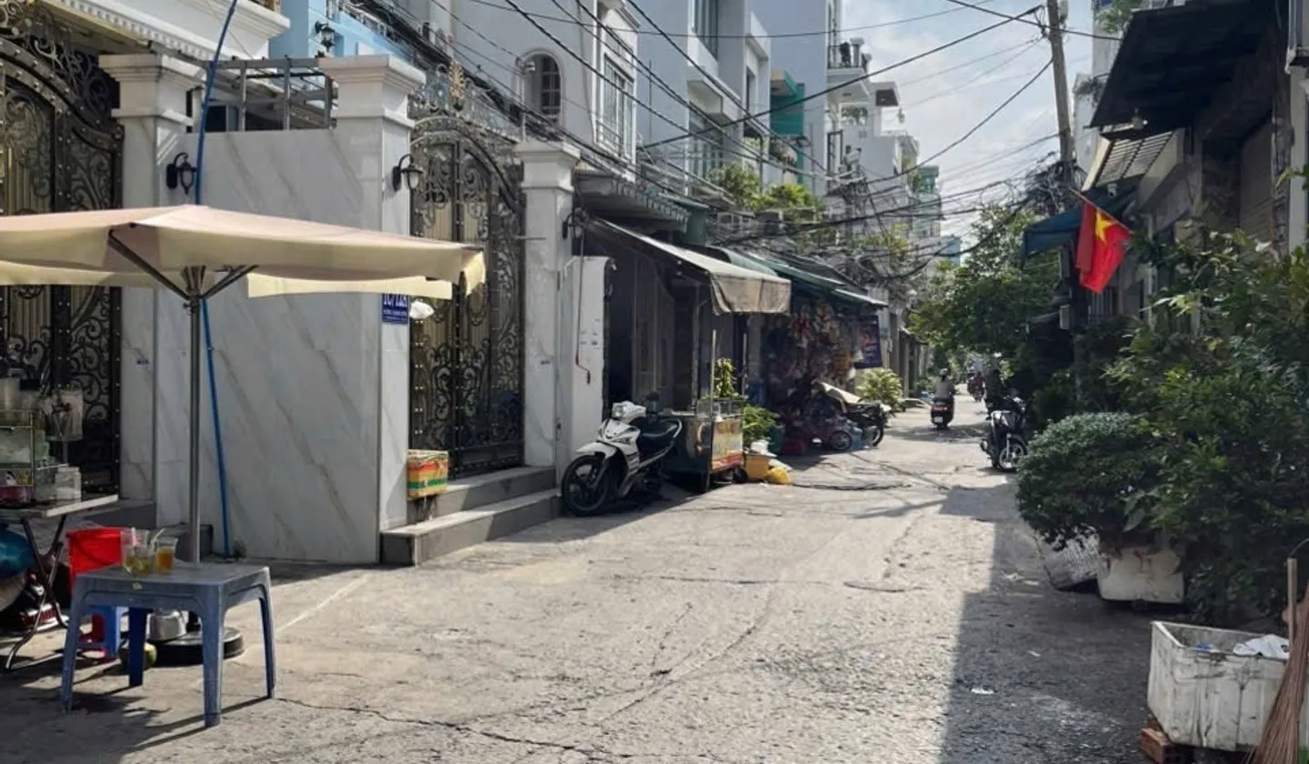 NHÀ ĐẸP TẠI PHƯỜNG CHÁNH HƯNG QUẬN 8, HƯỚNG ĐÔNG NAM MÁT MẺ, 45M2, GIÁ CHỈ 2.X TỶ... Bán nhà riêng tại Chánh Hưng, Hồ Chí Minh 01